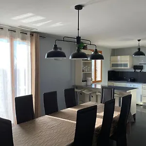Hébergement de vacances Petite Maison En Pleine Campagne, Labastide-Gabausse