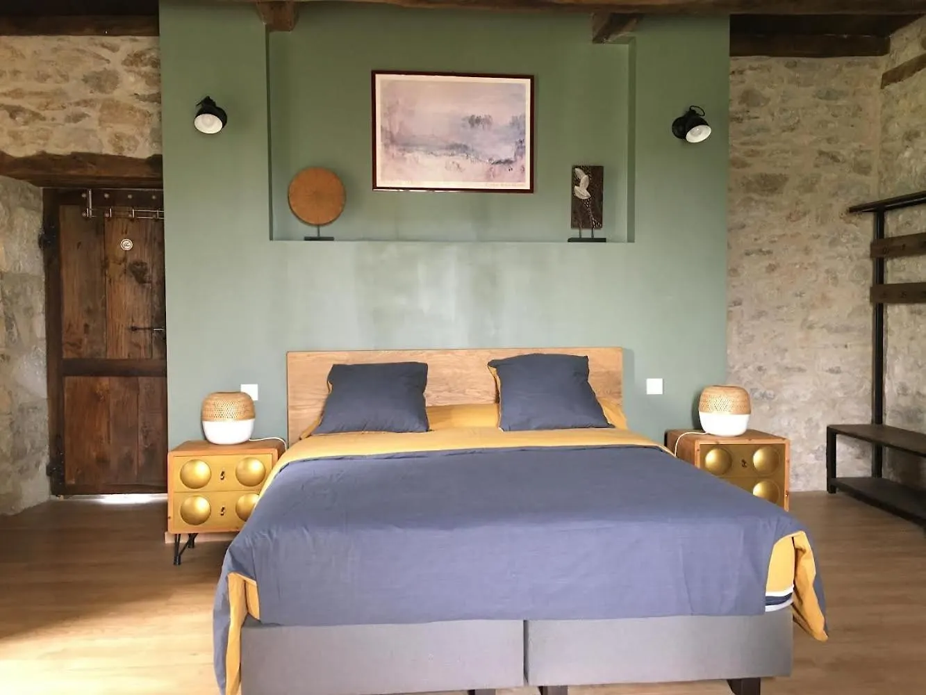 Chambres et table d'hôtes Le cèdre Aveyron Sainte-Croix  Maison d'hôtes Sainte-Croix (Aveyron)